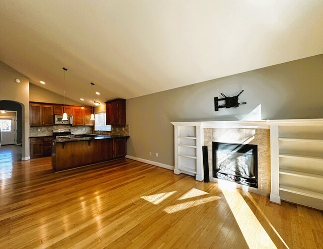 Building Photo - 1513 Mary Pl