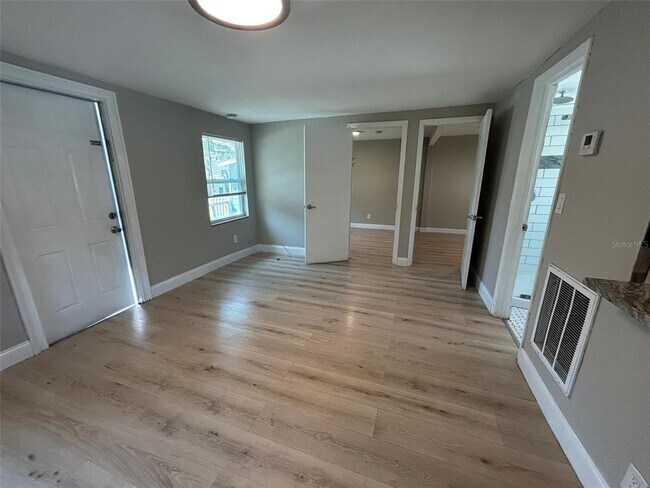 Building Photo - 626 29th Ave S