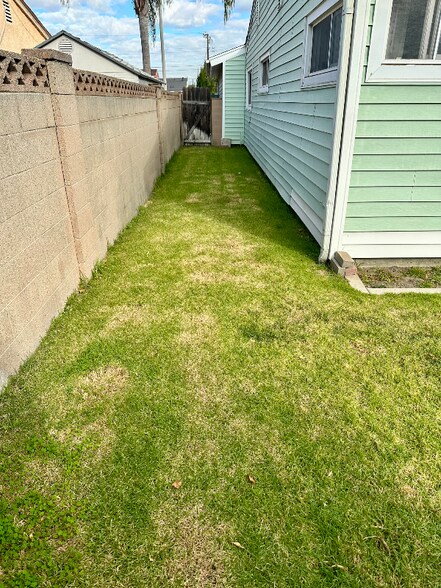 Building Photo - 5804 Santa Domingo Way
