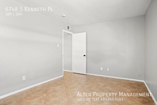 Building Photo - 6748 S Kenneth Pl