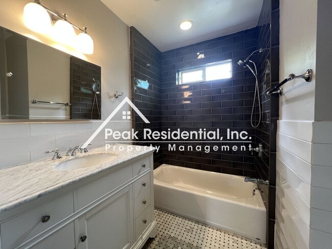 Building Photo - 505 Sutter St