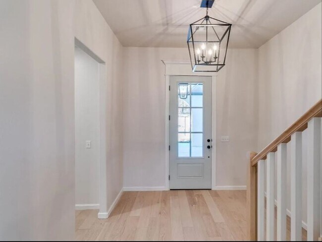 Building Photo - Model Home in East Edmond + 3 bedrooms + B...
