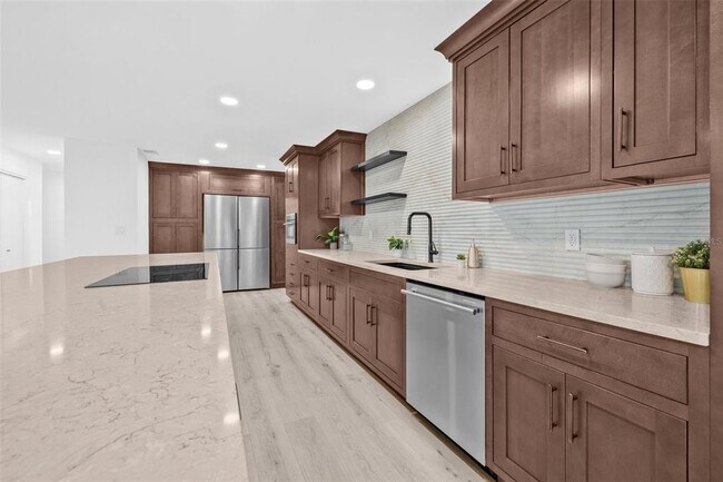 Building Photo - 4495 Clearwater Harbor Dr