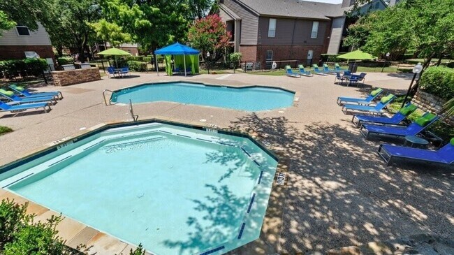 Building Photo - 2301 Pebble Vale Dr