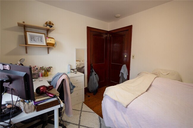 Building Photo - 610 Mitchell St