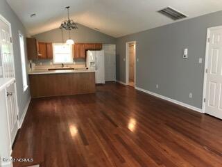 Building Photo - 107 Live Oak Dr