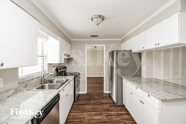 Building Photo - 3572 Fortuna Dr