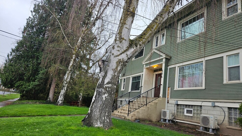 Building Photo - 636 S Palouse St