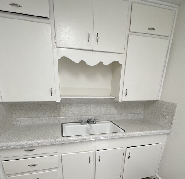 Primary Photo - 2204 35th St