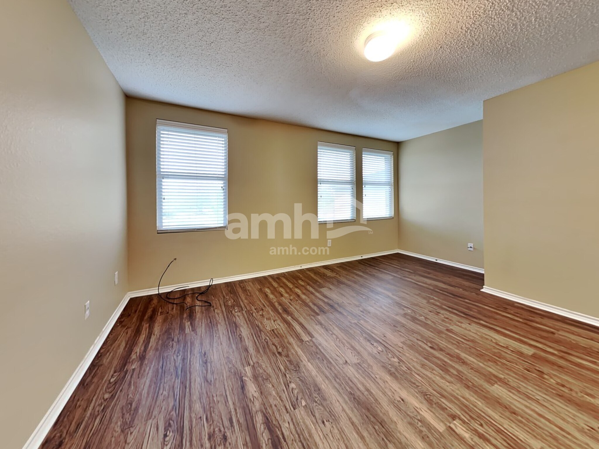 Building Photo - 1404 Sunflower Court