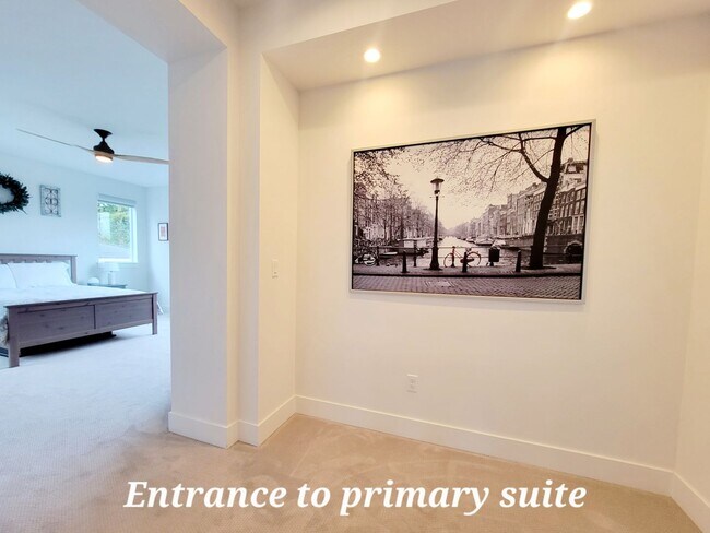 Building Photo - Spacious, Modern and Immaculate 4 bedroom, Convenient Location in Poulsbo