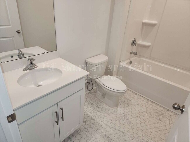 Building Photo - 299 Ridgeview Ln