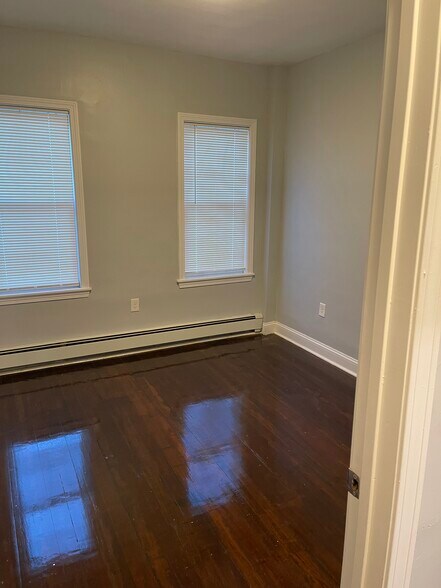 Building Photo - 26 Babson St