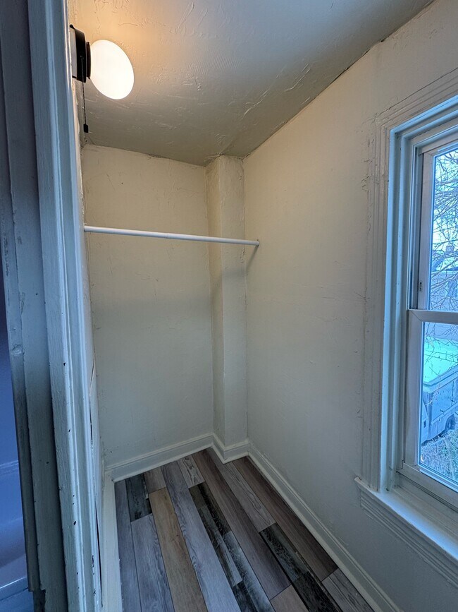 Building Photo - 229 Franklin Way