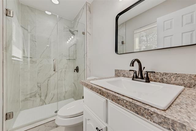 Building Photo - 306 Asbury Cir