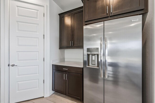 Building Photo - 2053 W Sienna Bouquet Pl