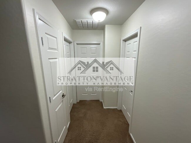 Building Photo - 3865 W Ashton Dr