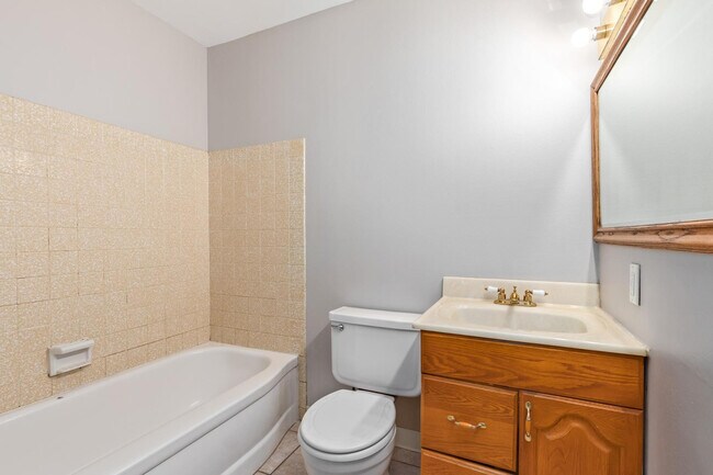 Building Photo - 1918 E Palmcroft Dr