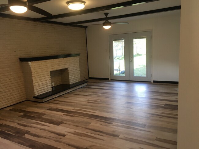 Building Photo - 4455 Singleton Rd