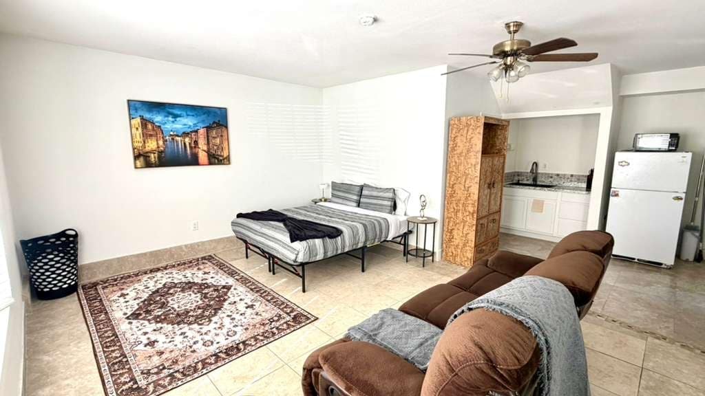 Building Photo - 3030 Plaza St