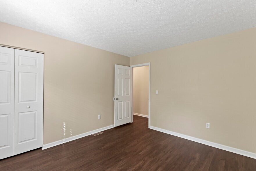 Building Photo - 289 N Bend Dr