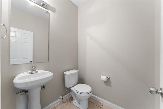 Building Photo - 504 Riverbed Dr