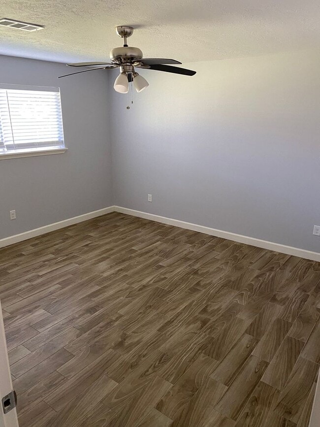 Building Photo - Gorgeous all renovated Home in Sour Lake, TX!