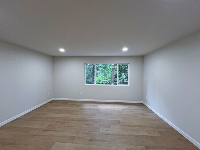 Building Photo - 105 Cedar Crest Ln