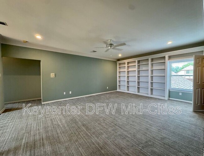Building Photo - 2417 Creekside Cir S