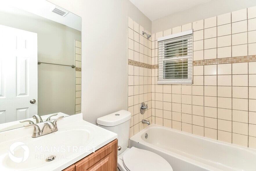 Building Photo - 2882 Green Trail Dr