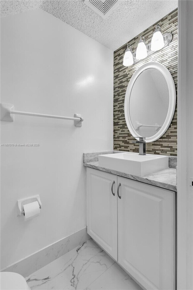 Building Photo - 14308 SW 120th Ct