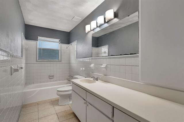 Building Photo - 1704 Foster Dr