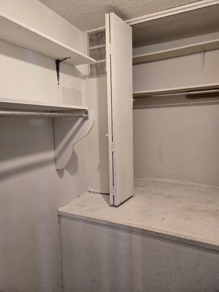 Building Photo - 313 Bolivar Ave