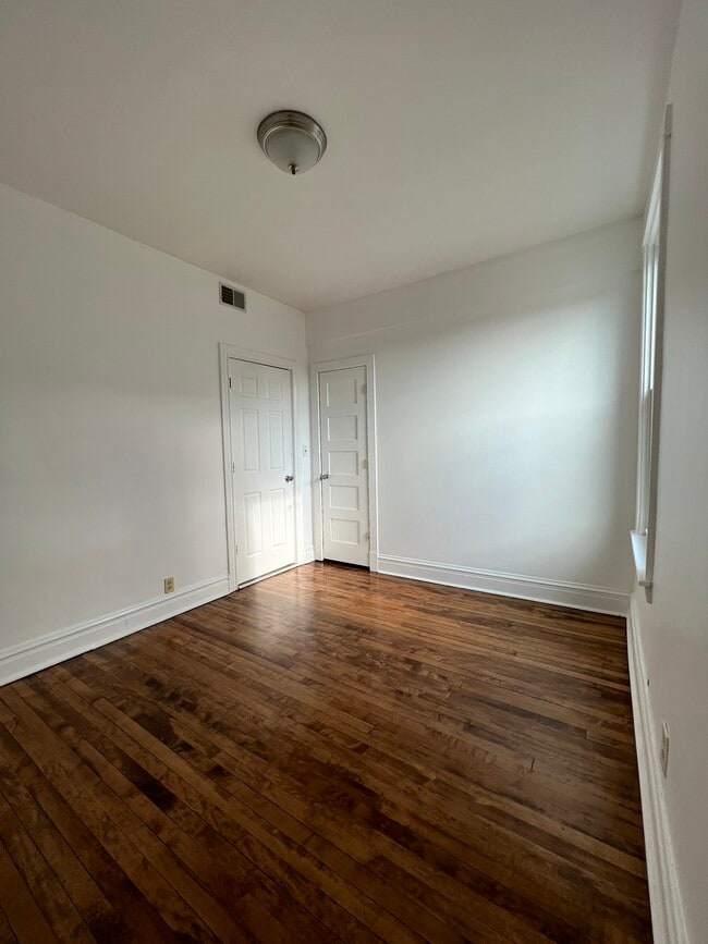 Building Photo - 4152 W Nelson St