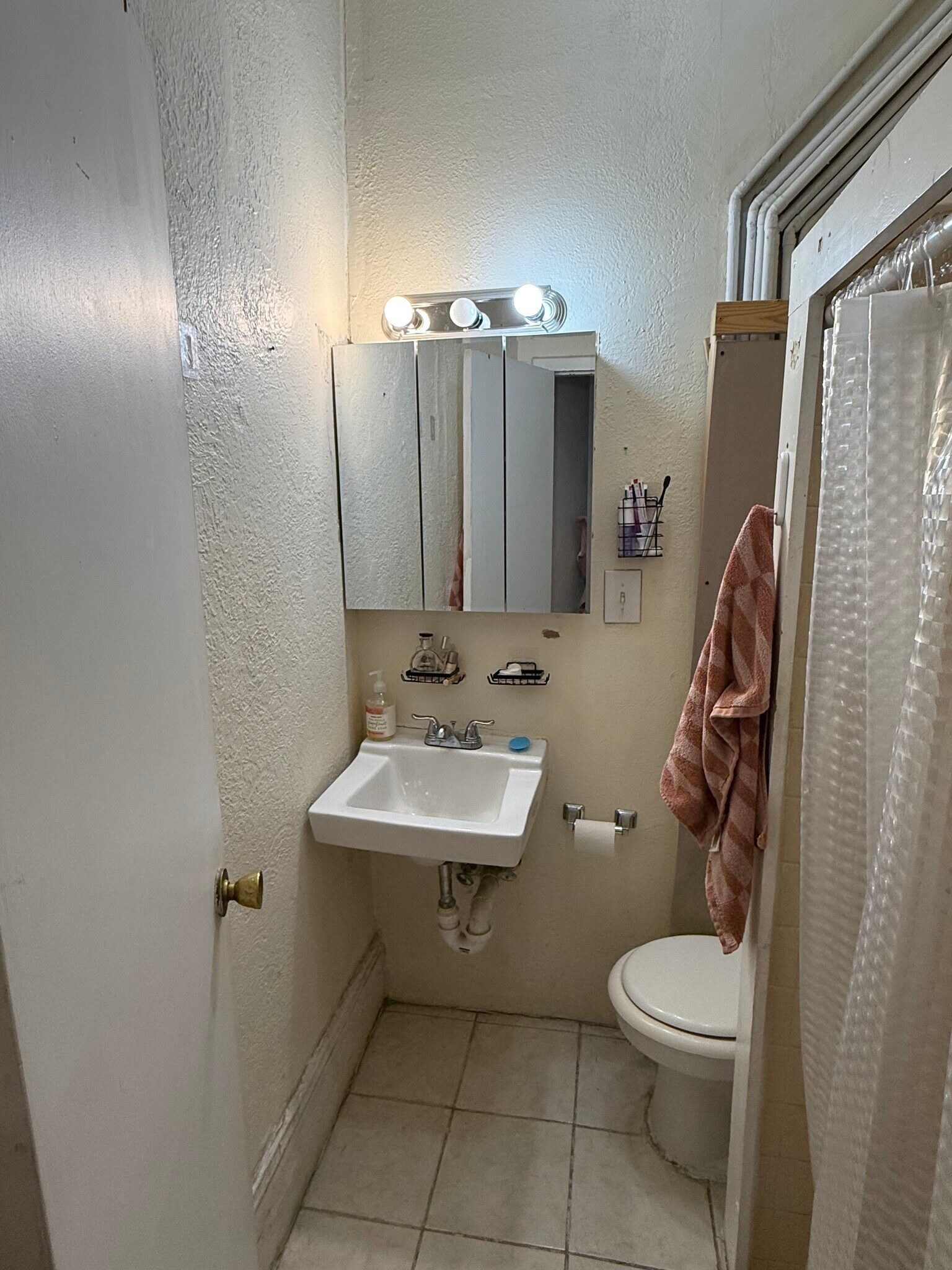 Building Photo - 30 Anderson St