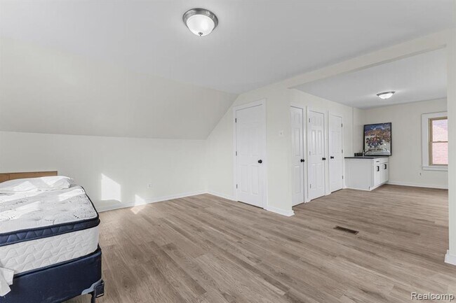 Building Photo - 1936 Atkinson St