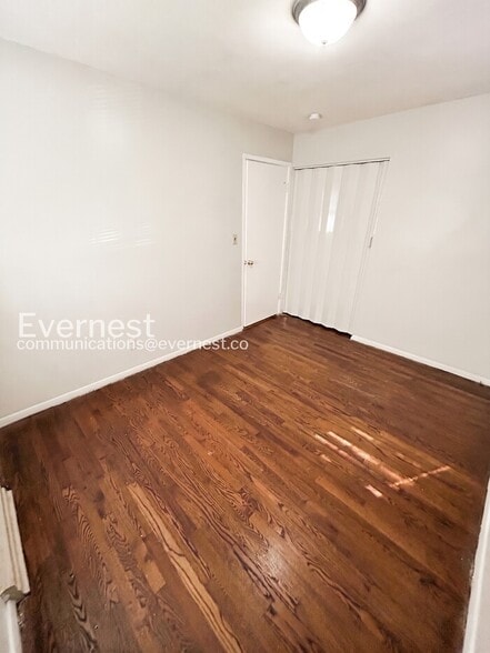 Building Photo - 1359 Cove Ln