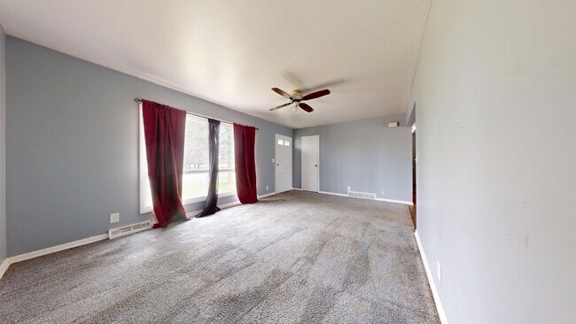 Building Photo - Shelby Schools, country ranch with garage