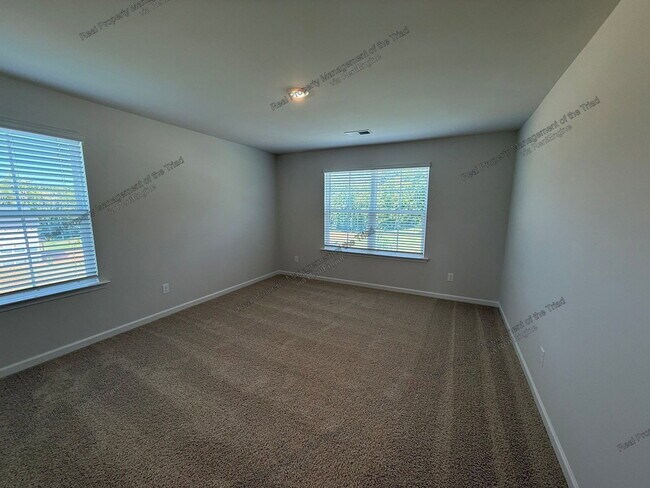Building Photo - 122 Longleaf Ct