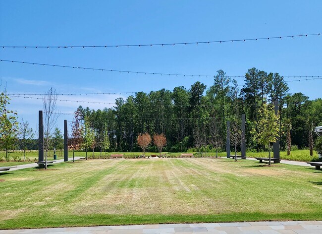 Building Photo - Like new in Midtown - 3 bedrooms plus additional flex spaces - Nexton