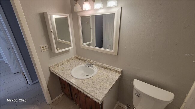 Building Photo - 1904 Honour Rd