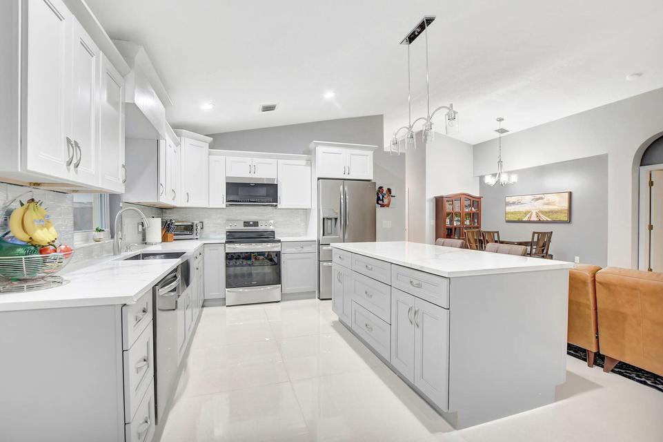 Building Photo - 22687 Royal Crown Ter E