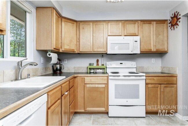 Upstairs Kitchen - 519 W Boise Ave