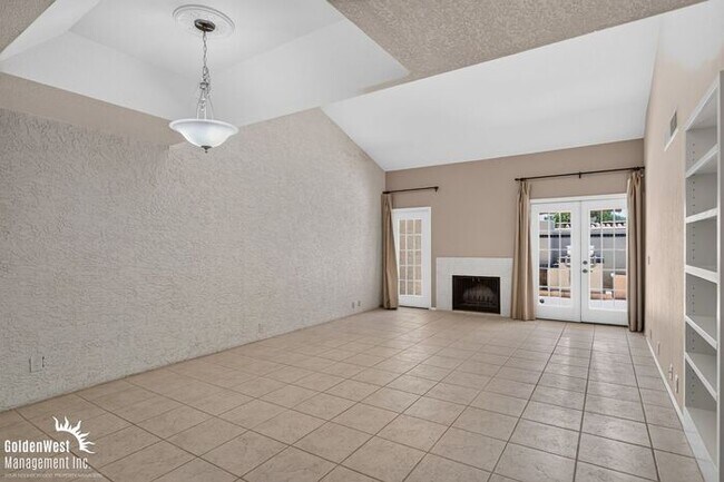 Building Photo - Beautiful 2Bdm 2Ba Home Located in the Biltmore Area!