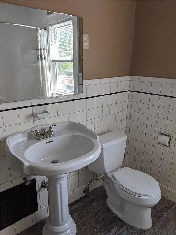 Building Photo - 338 Shenley Dr