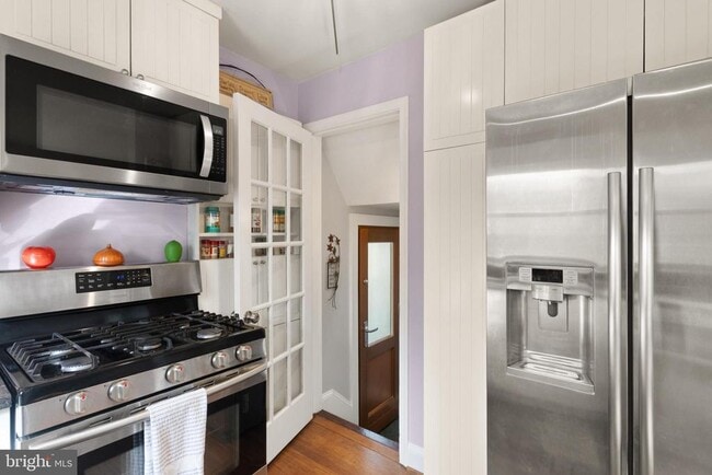 Building Photo - 1804 S Oakland St