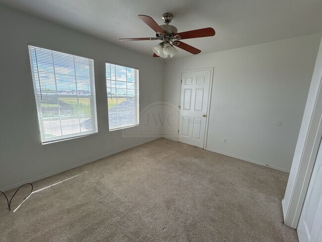 Building Photo - 3811 Edgefield St