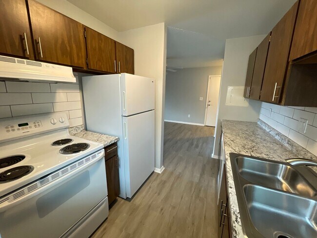 Building Photo - 4015 Stonedike Dr