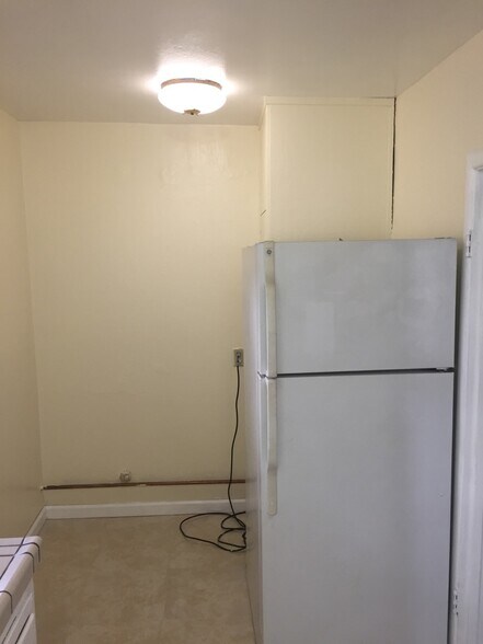 refrigerator - 1066 Sherwood Ave
