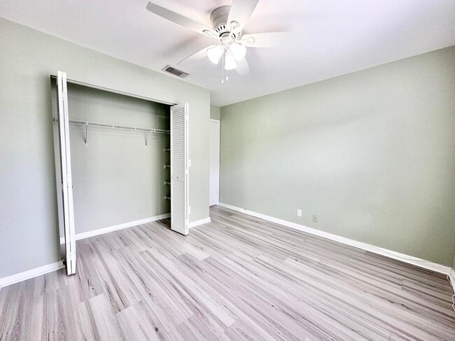 Building Photo - 104 Lakewood Dr